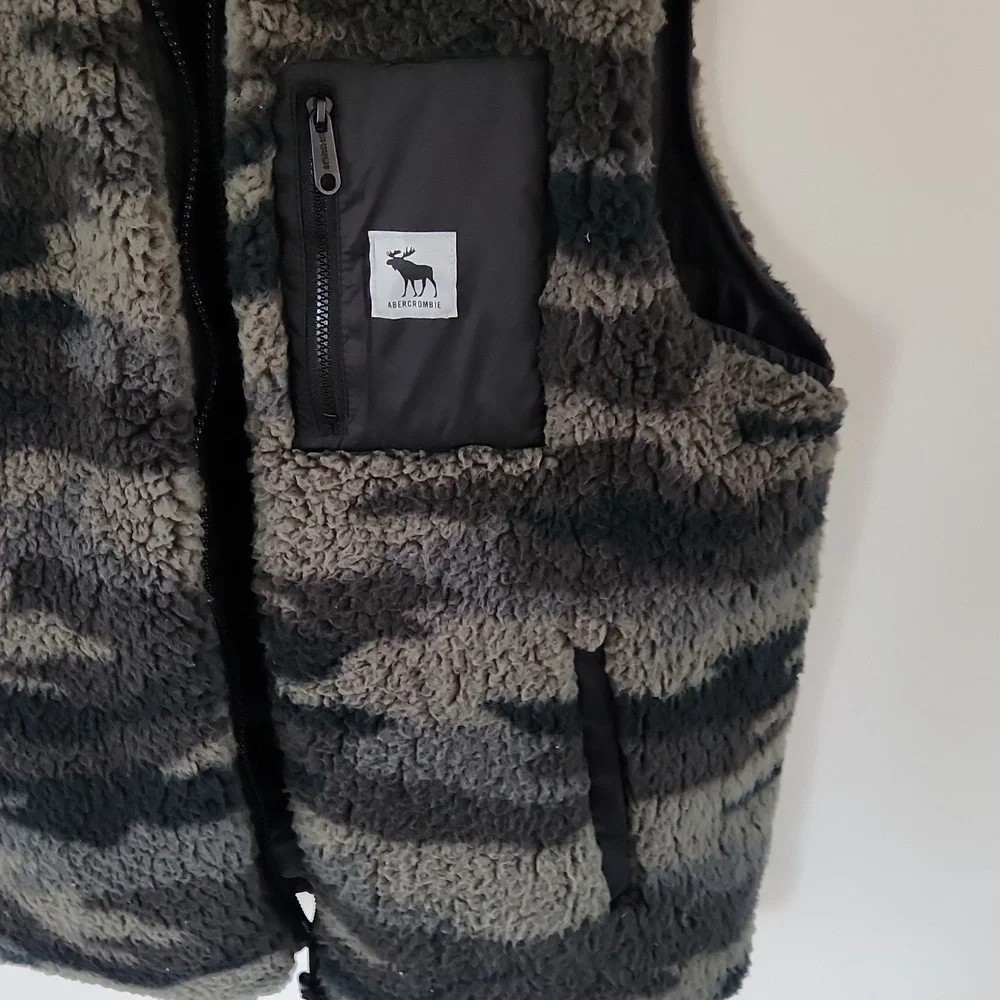 NWOT Abercrombie Reversible Sherpa Vest